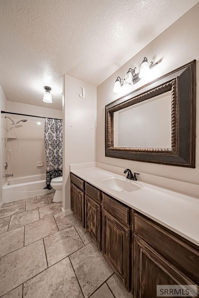 Rodney St, Pocatello, ID 83202