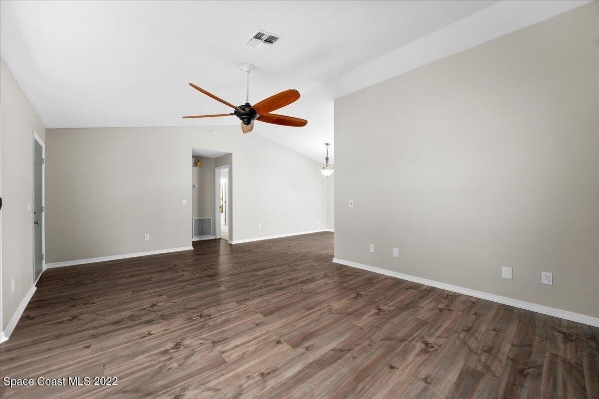 Beacon St Nw, Palm Bay, FL 32907