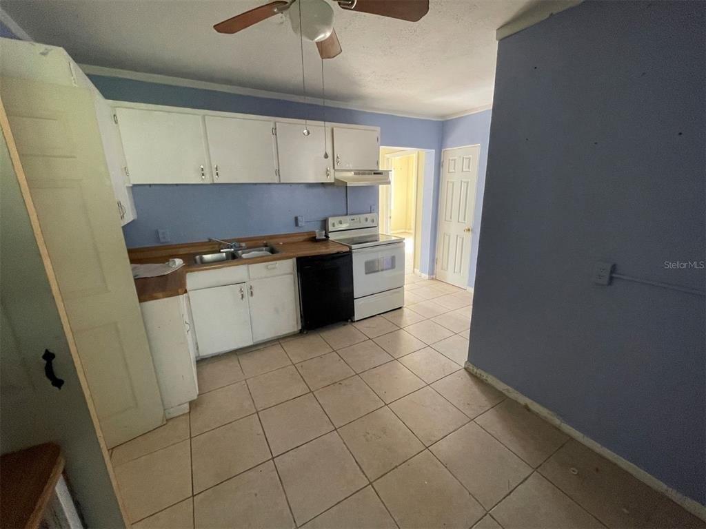 Melbourne St, Punta Gorda, FL 33980
