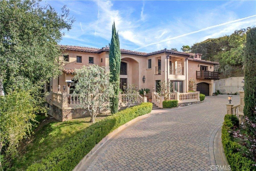 Royal Oak Pl, Encino, CA 91436