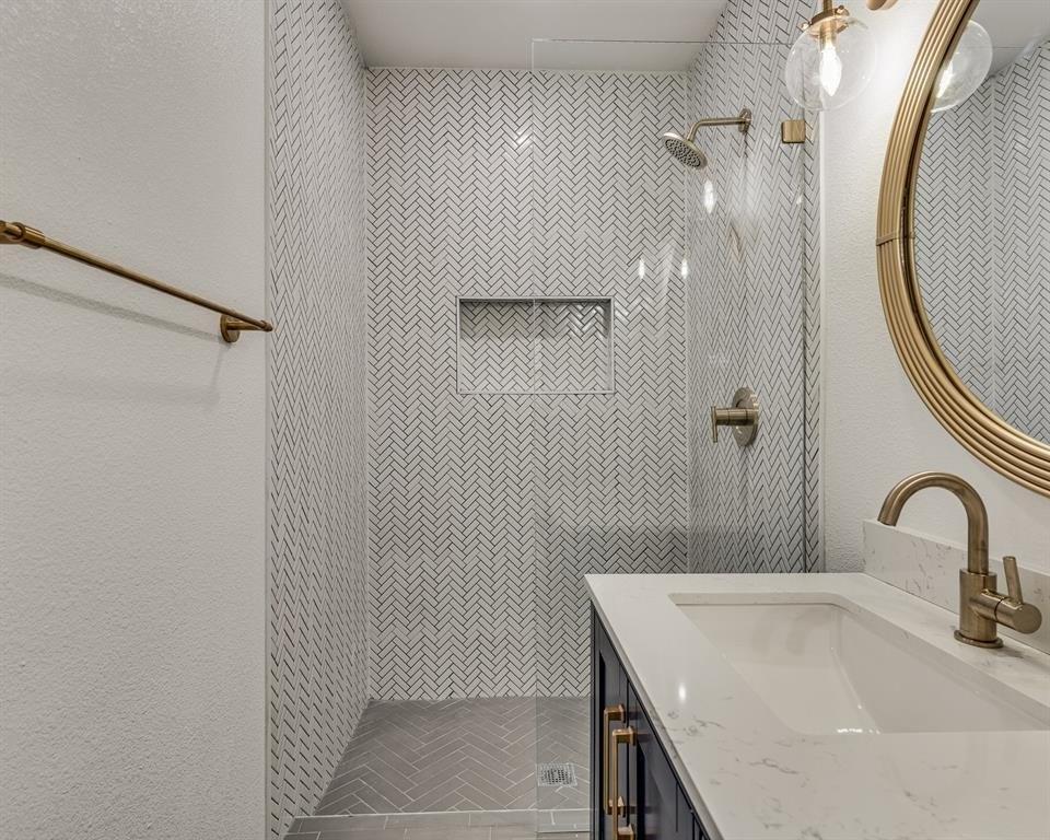 Wales Ave, Fort Worth, TX 76133