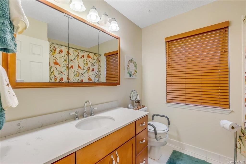 Juniper Ln, Pawling, NY 12564