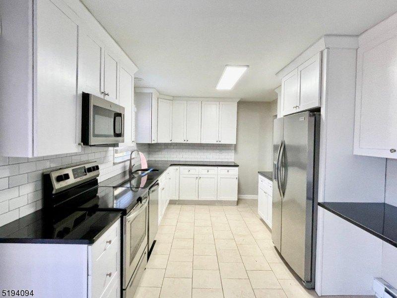 Yacht Club Dr, Lake Hopatcong, NJ 07849