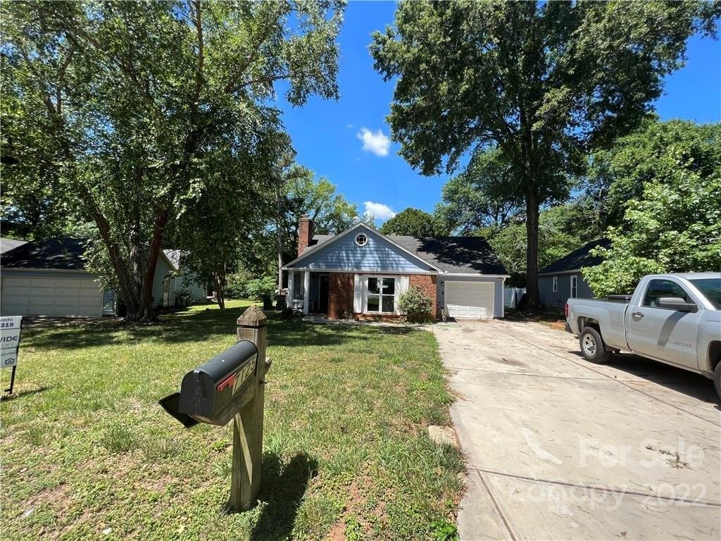 Falconwood Ct, Charlotte, NC 28227
