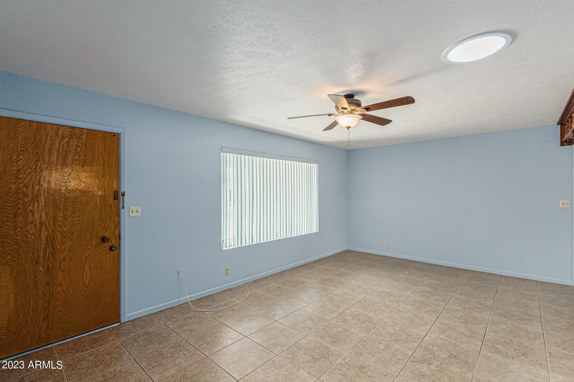E Des Moines St, Mesa, AZ 85205