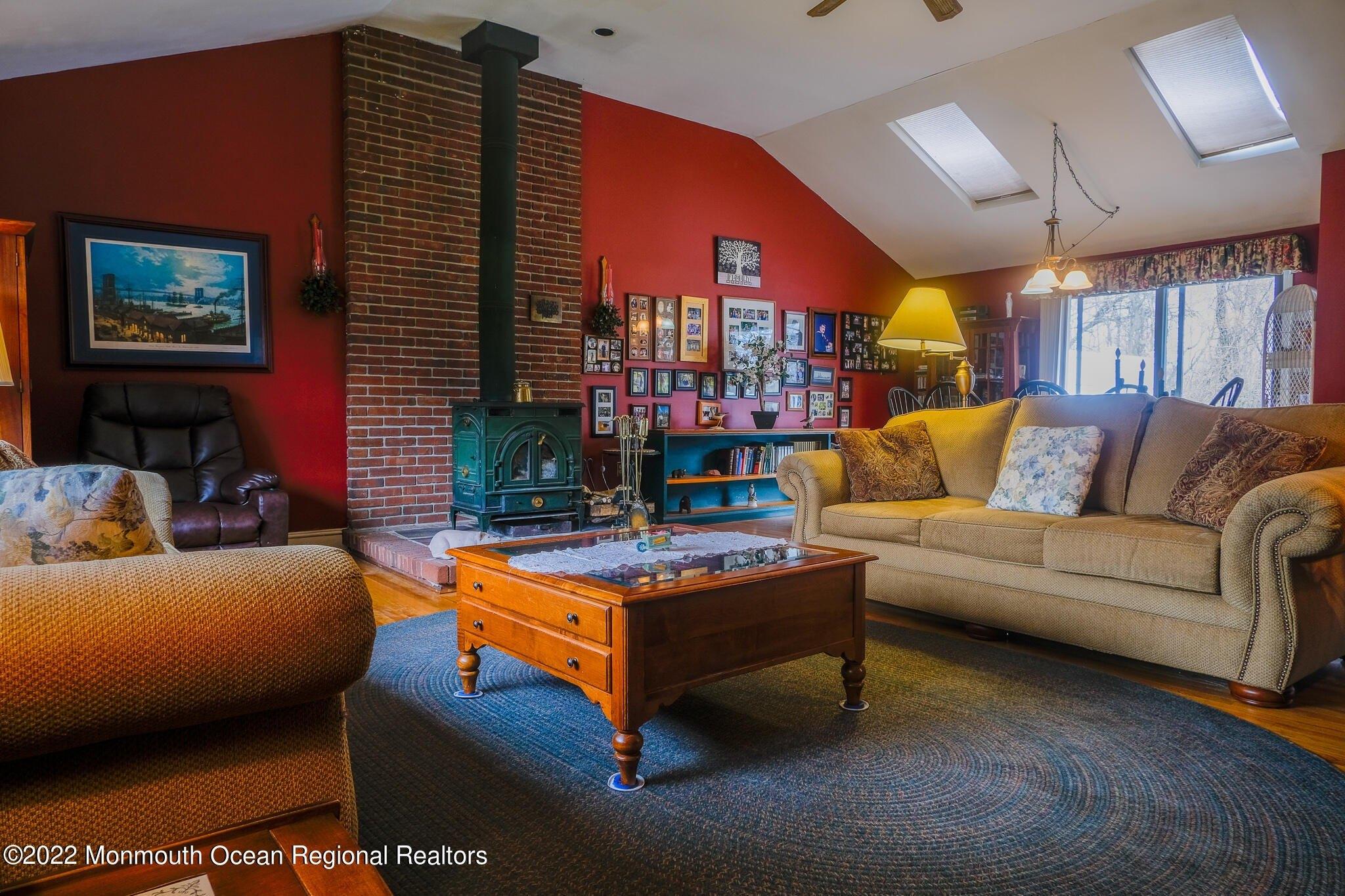 Duchess Ct, Freehold, NJ 07728