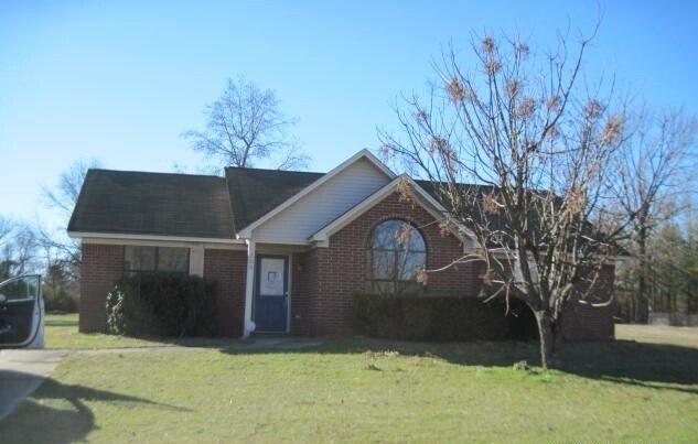 Bush St, Nashville, AR 71852