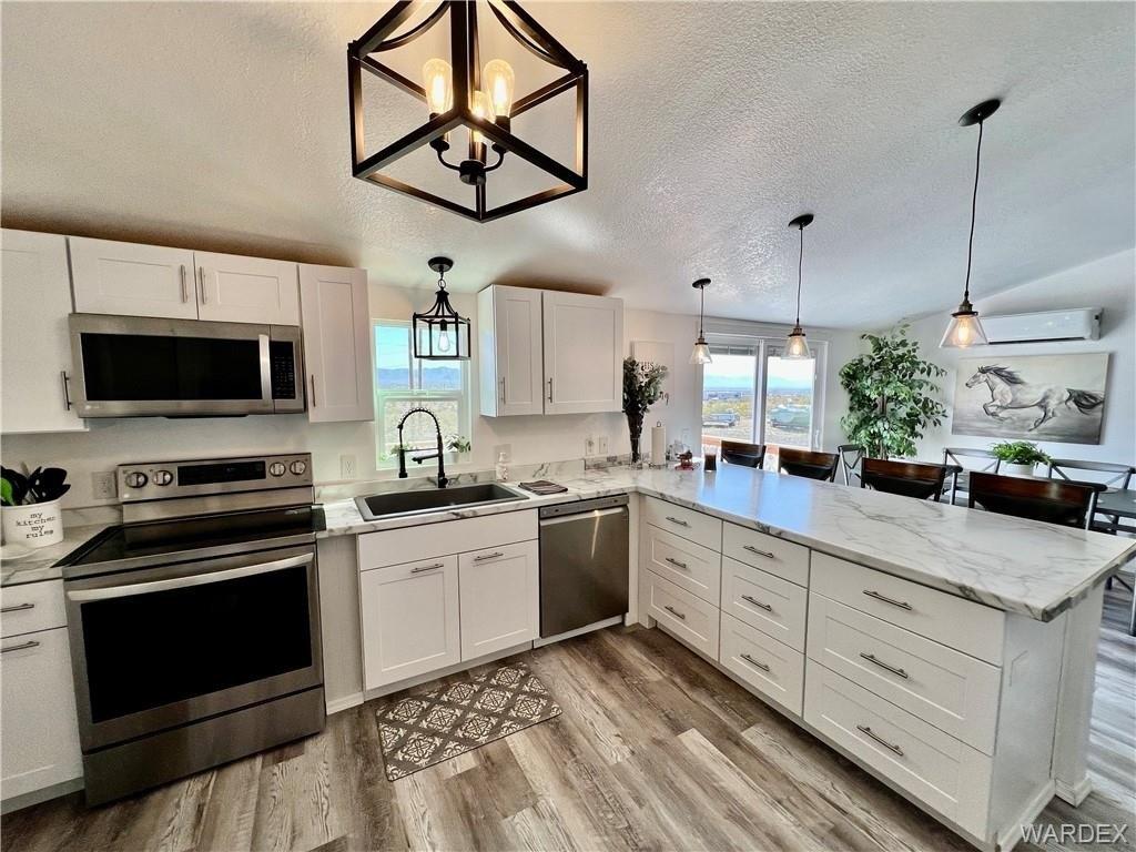 W Twilight Dr, Golden Valley, AZ 86413