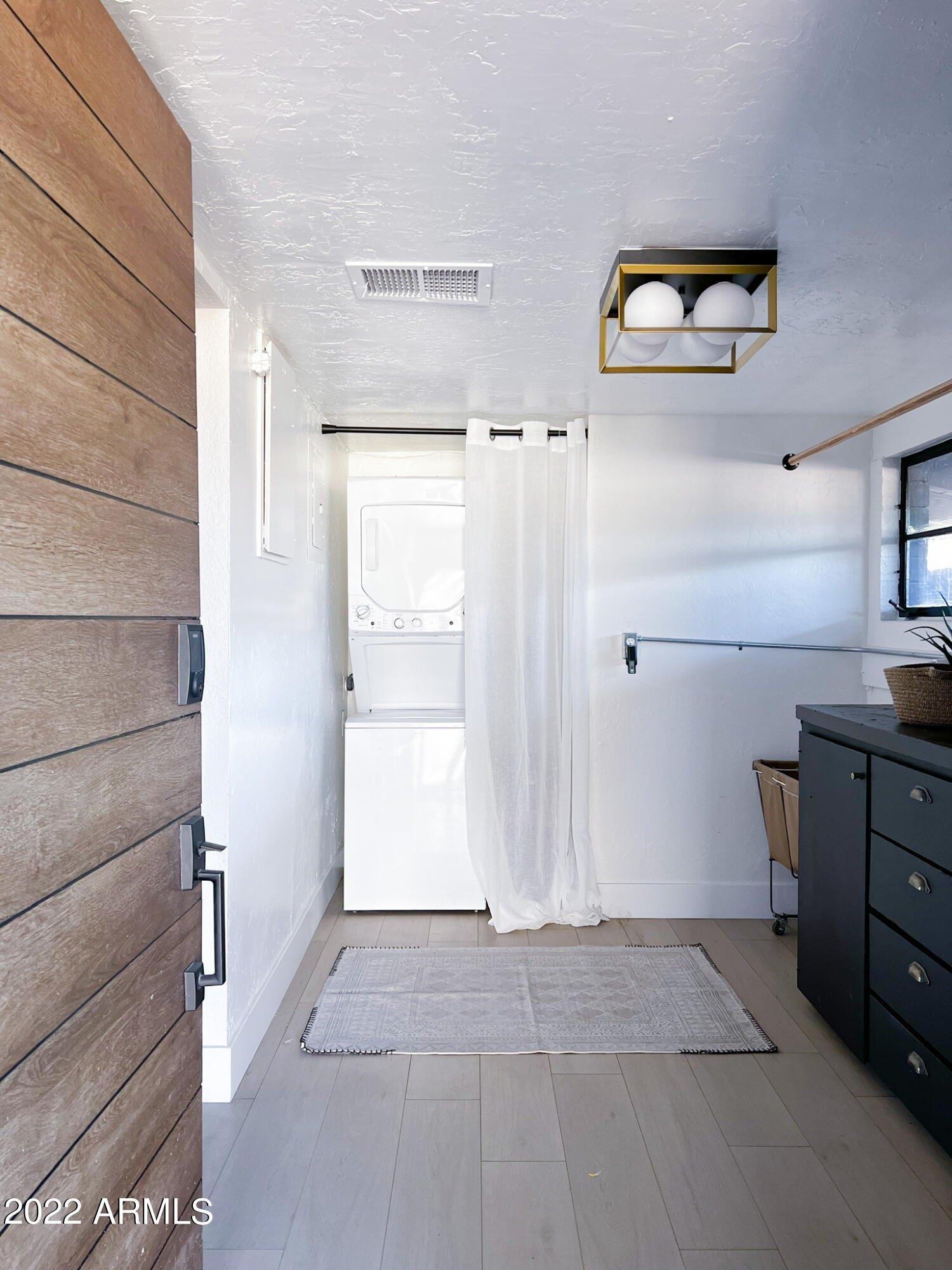 E Erie St, Chandler, AZ 85225
