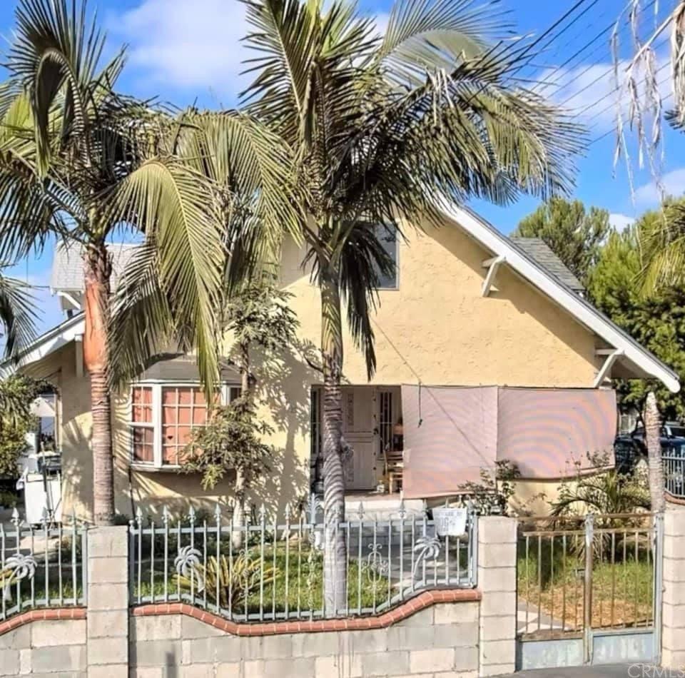 W 12th St, Los Angeles, CA 90006