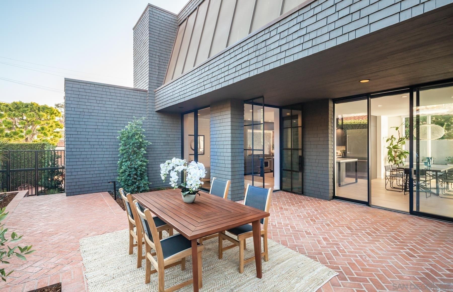 Whitefield Pl, La Jolla, CA 92037