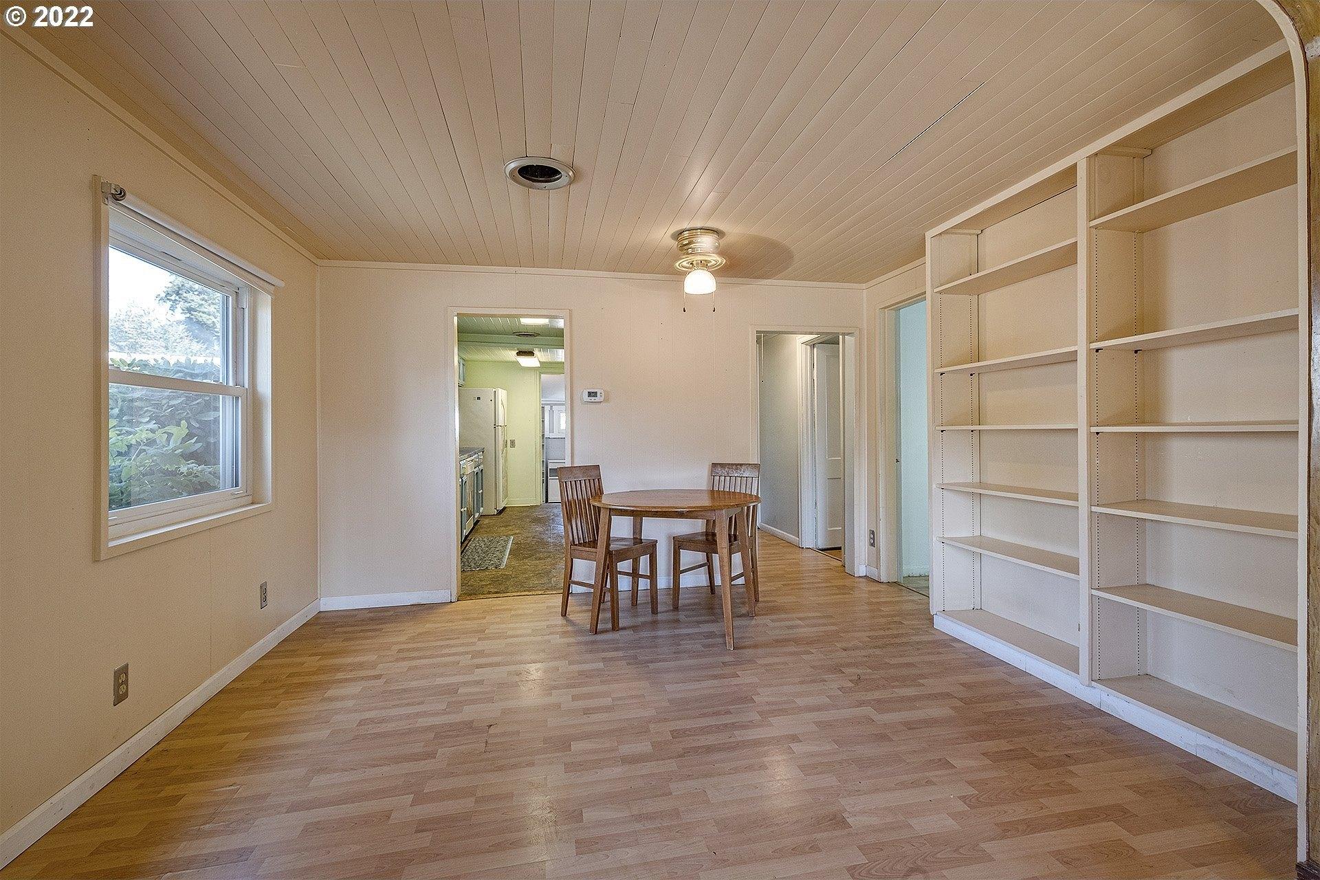 Ne Lincoln St, Hillsboro, OR 97124