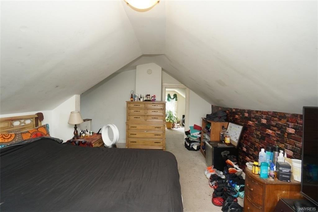 Hamlin Rd, Buffalo, NY 14208