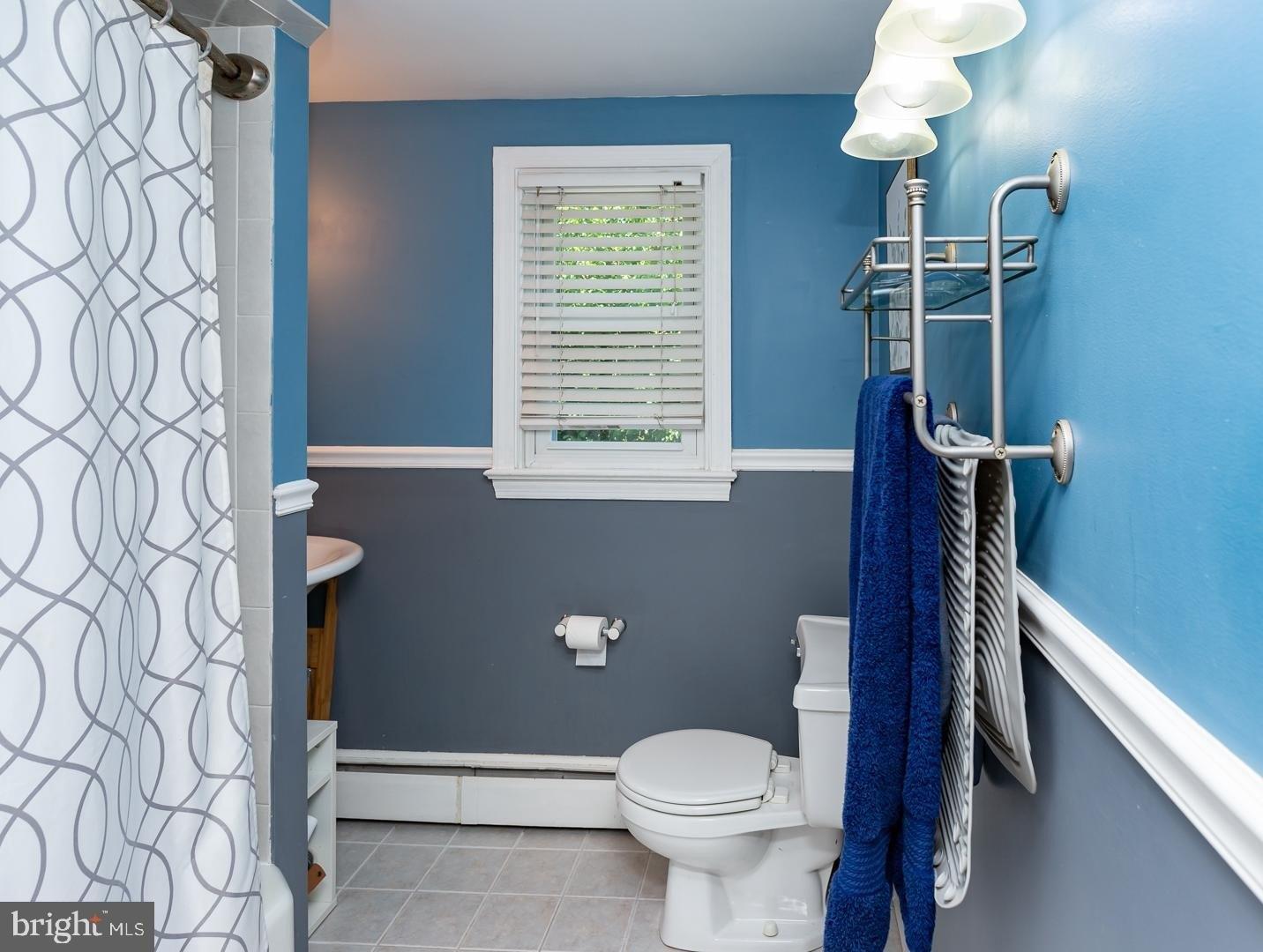 Swarthmore Ave, Folsom, PA 19033