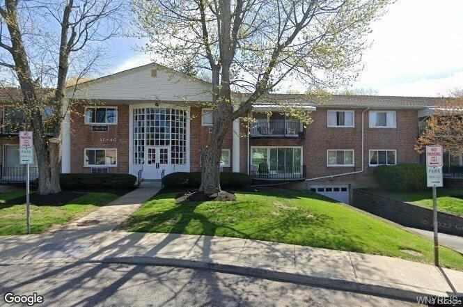 Park Lane Ct, Buffalo, NY 14221