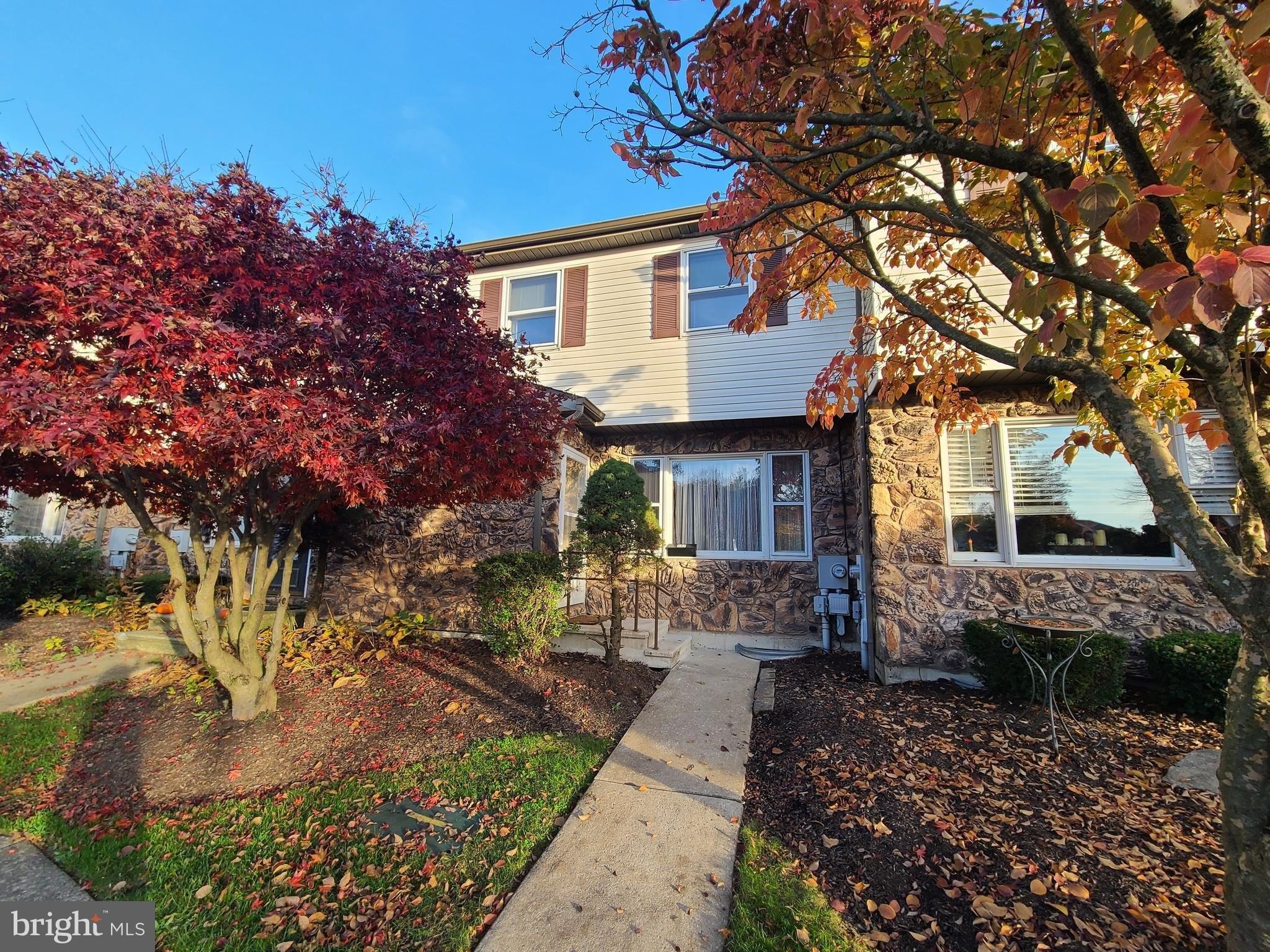 E Linden St, Fleetwood, PA 19522