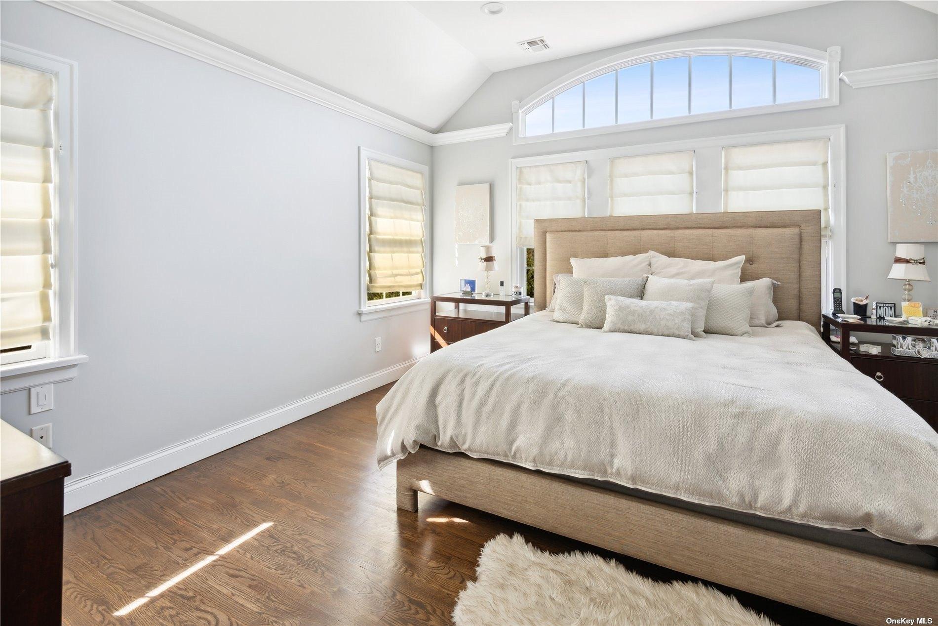 Sunrise Ave, Bellmore, NY 11710