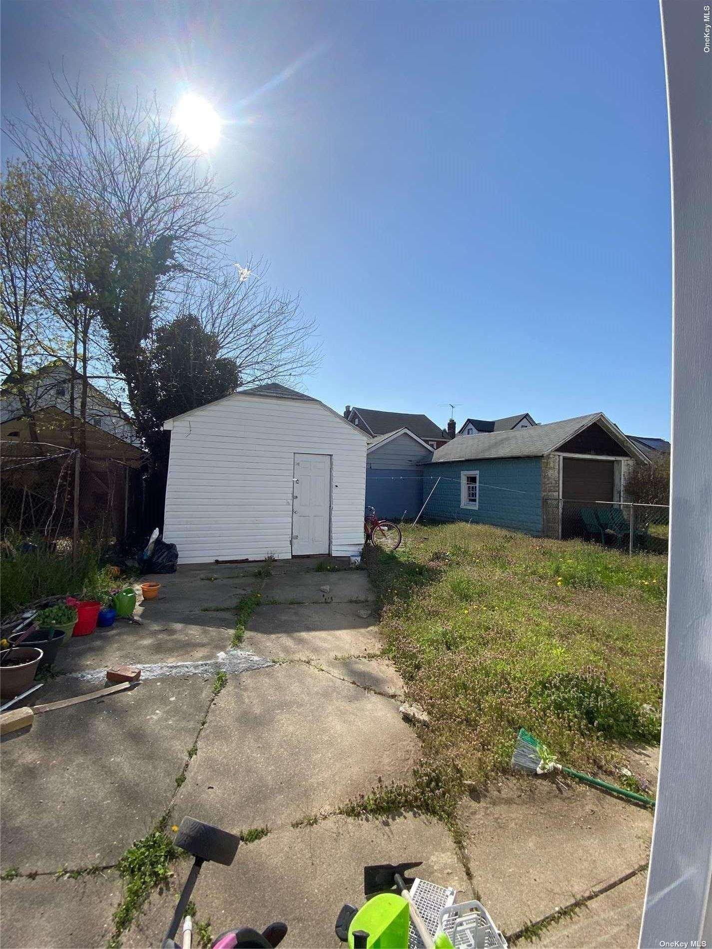 202nd St, Saint Albans, NY 11412