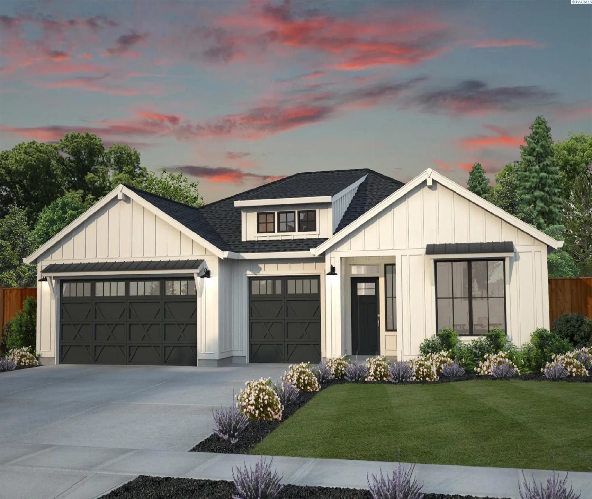 White Dr, Richland, WA 99352