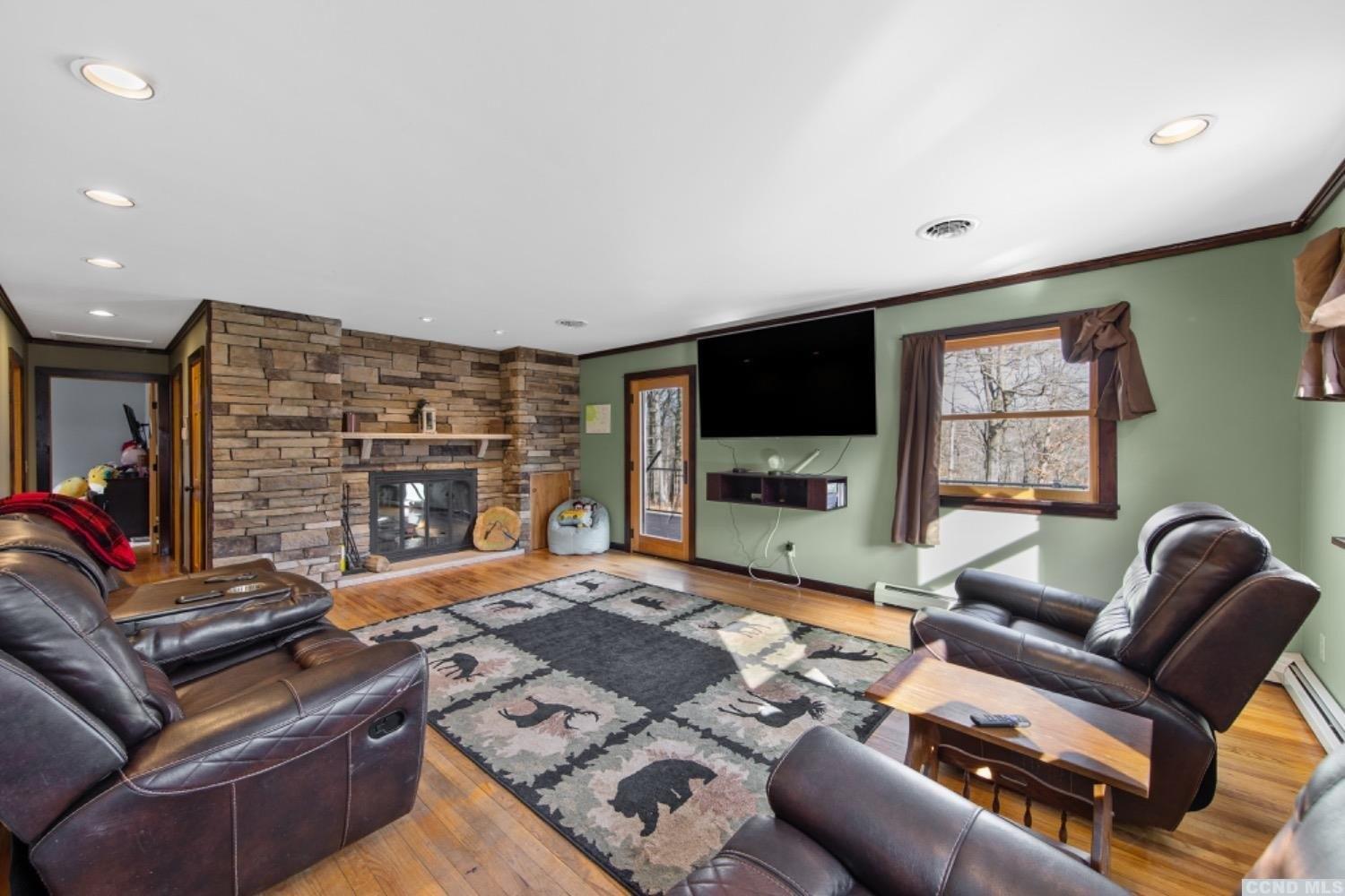Gahbauer Rd, Hudson, NY 12534