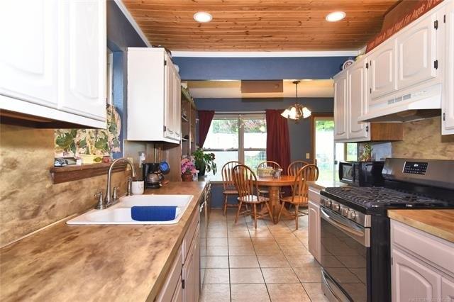 S Maple Pl, Broken Arrow, OK 74012