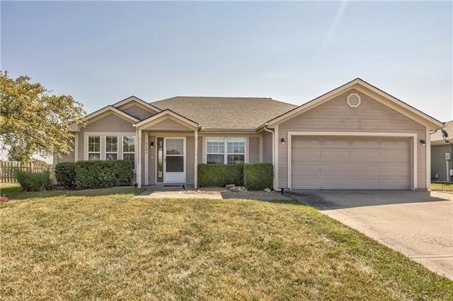 S Huntington Dr, Greenwood, MO 64034