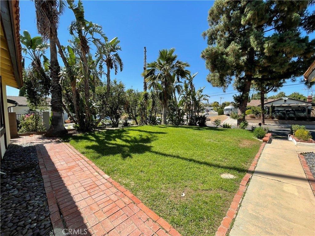 Itasca St, North Hills, CA 91343