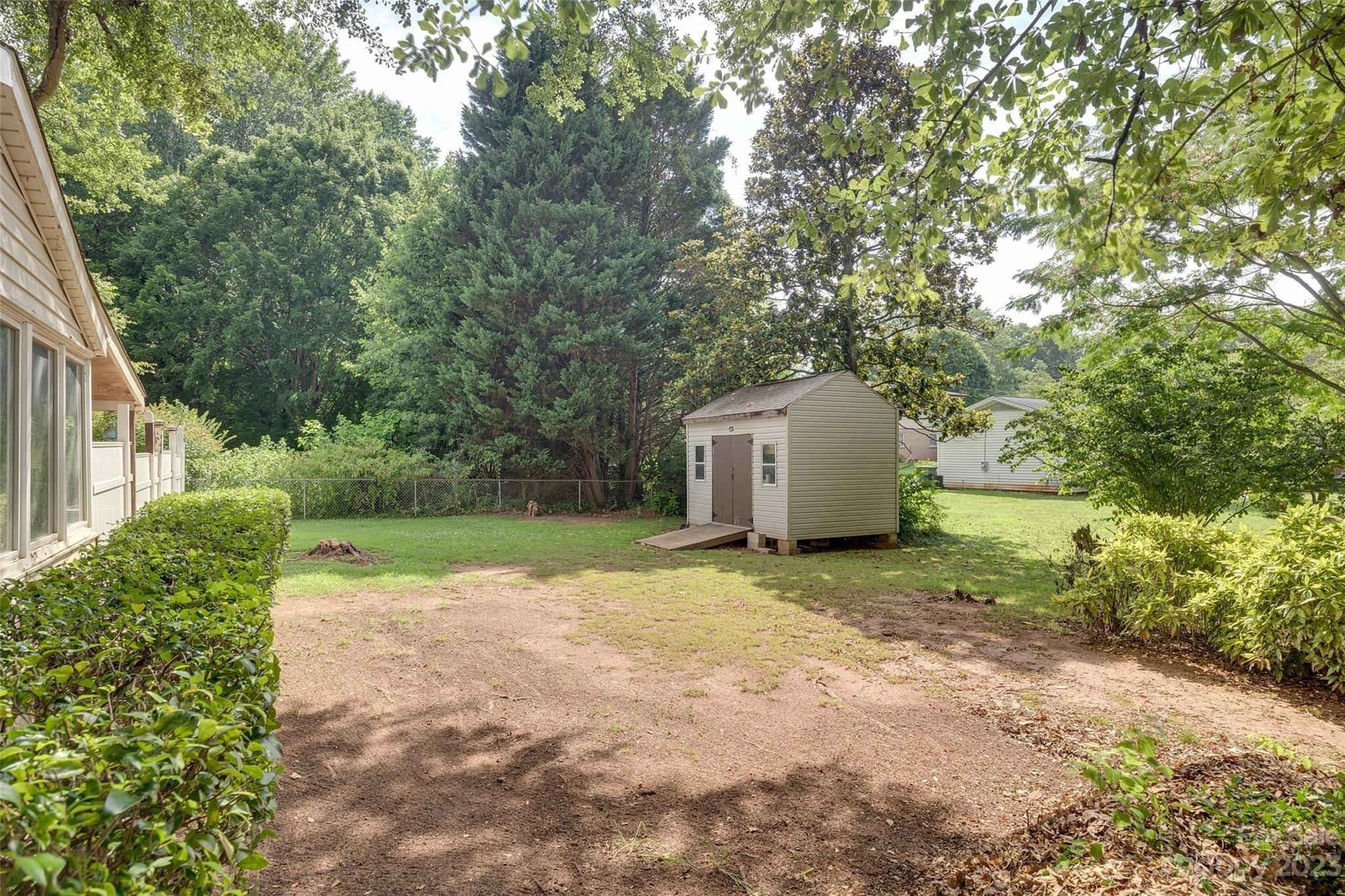 Holiday Rd, Gastonia, NC 28054