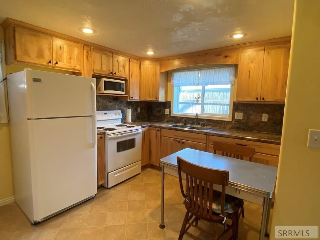 S Holmes Ave, Shelley, ID 83274