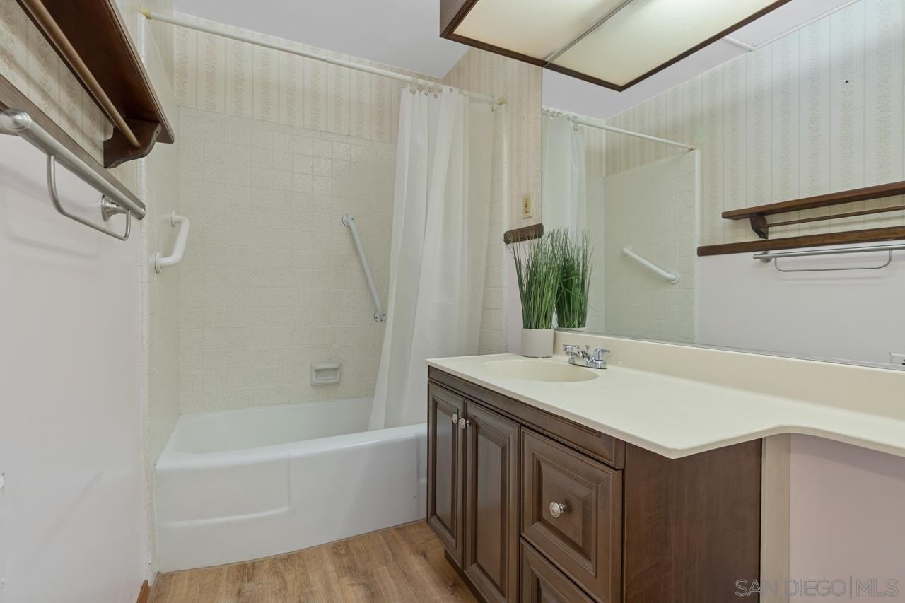 Zena Dr, San Diego, CA 92115