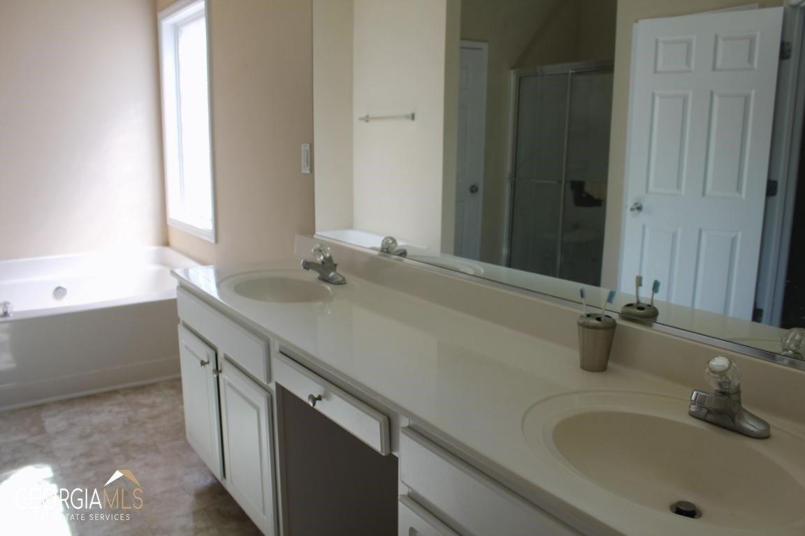 Lantana Dr, Locust Grove, GA 30248