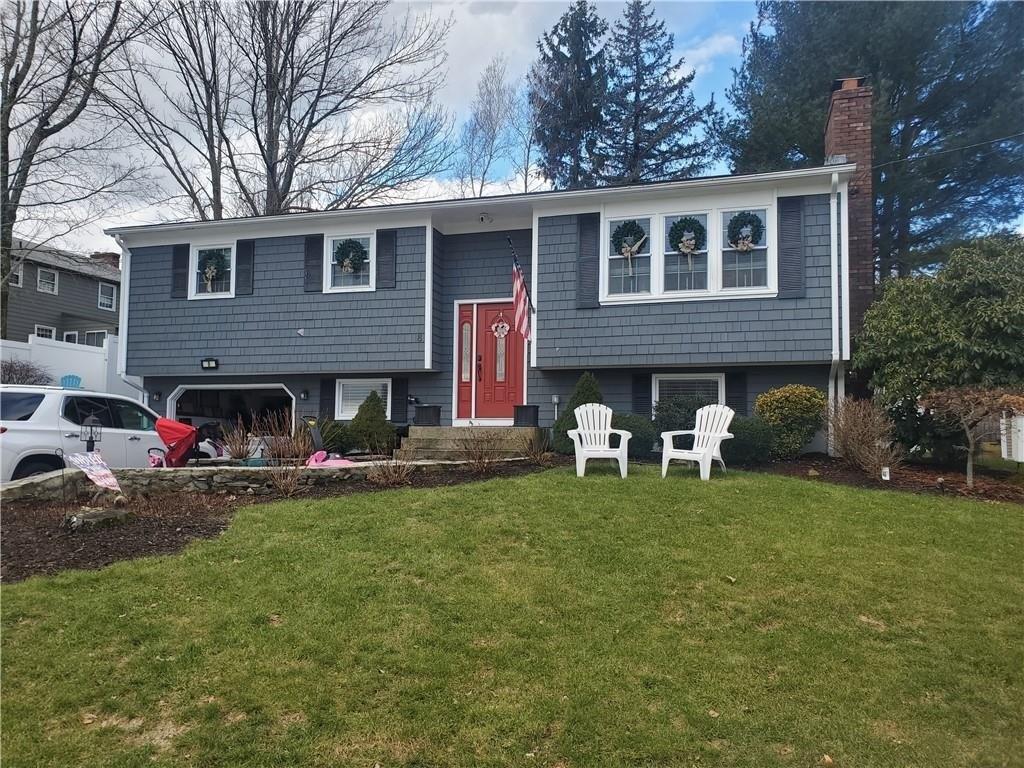 Surrey Ln, West Warwick, RI 02893