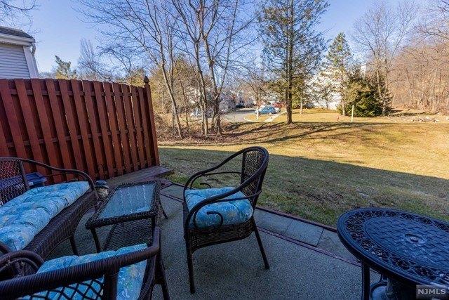 Hickory Way, Mount Arlington, NJ 07856
