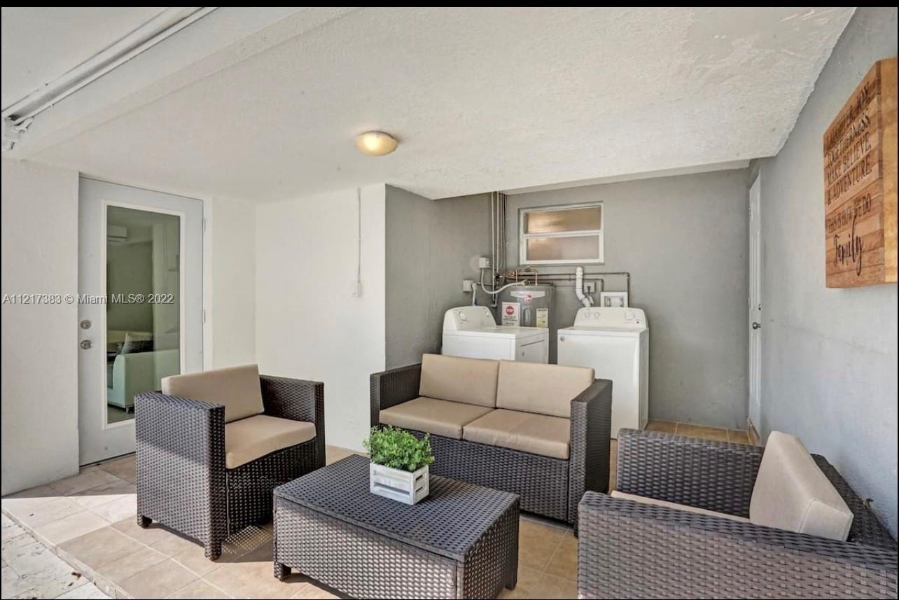 Sw 9th St, Fort Lauderdale, FL 33312