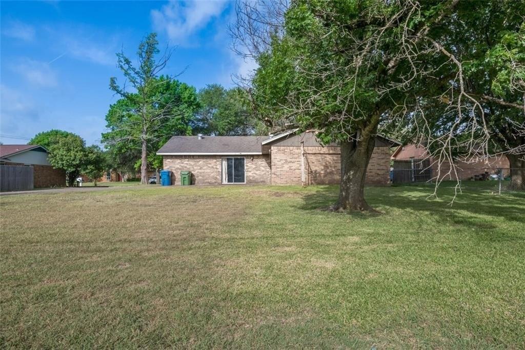 Bowie Ln, Hewitt, TX 76643