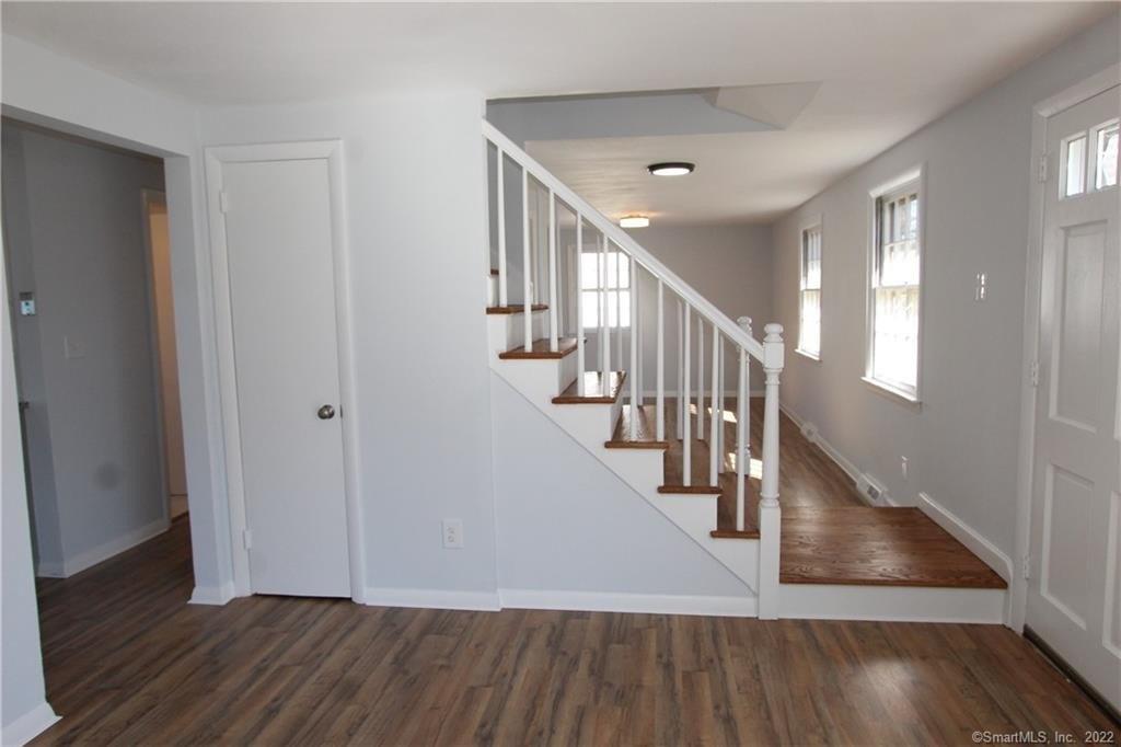 Michael Ln, Newington, CT 06111