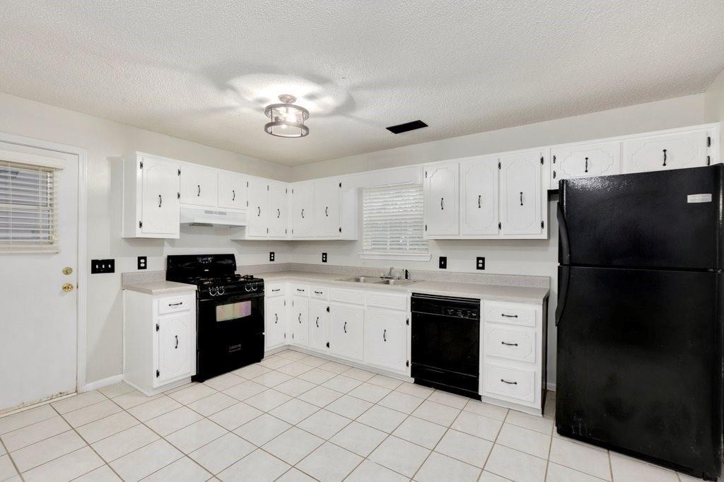 Pilgrims Ct, Douglasville, GA 30135
