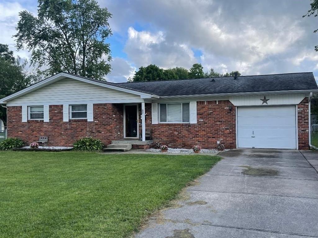Walnut St, Whiteland, IN 46184