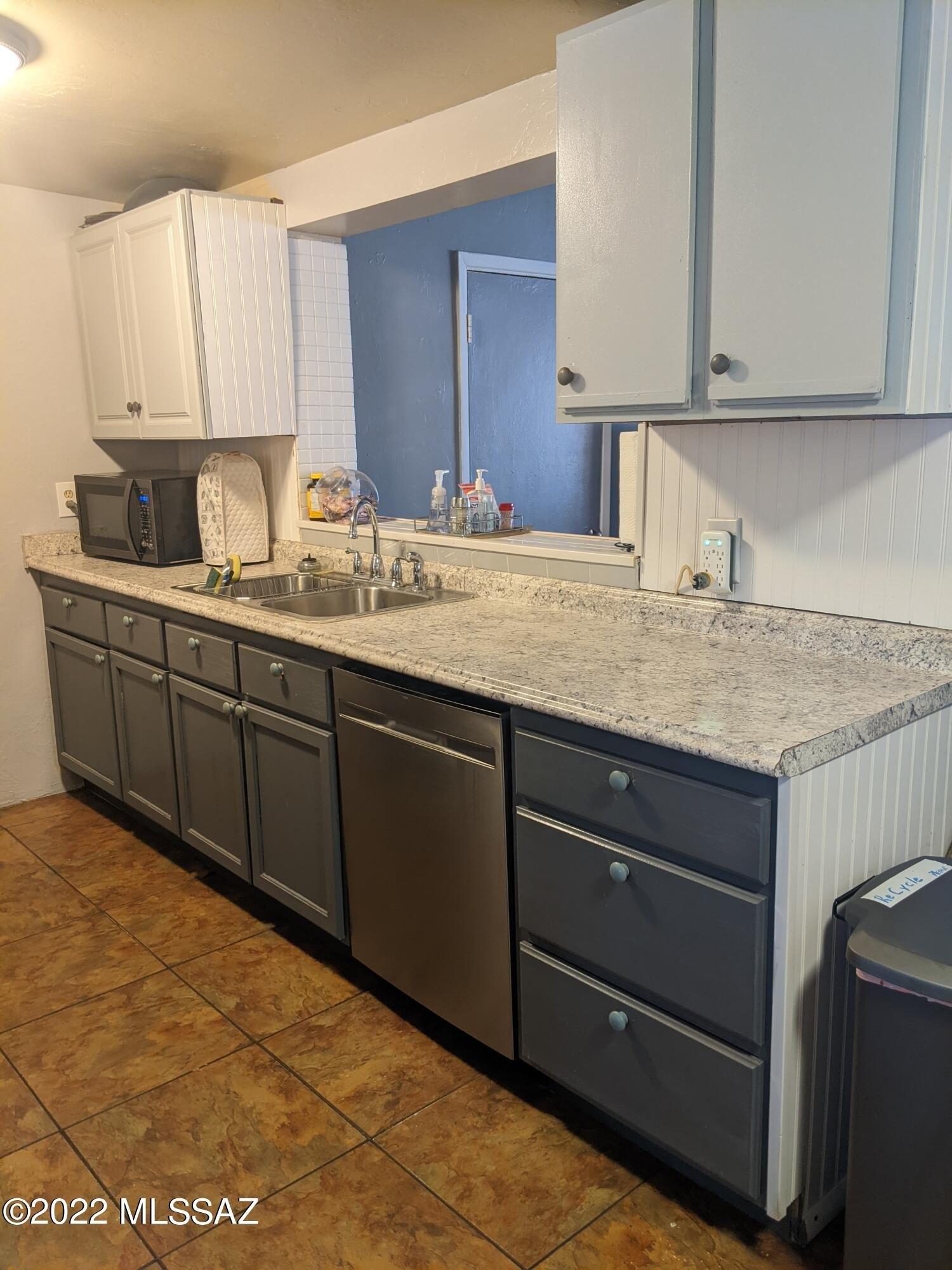 E Persimmon Dr, Tucson, AZ 85730
