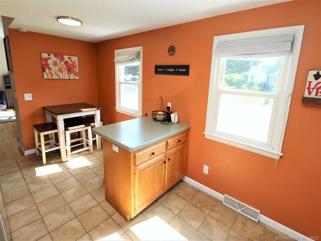 Michael Ln, Newington, CT 06111