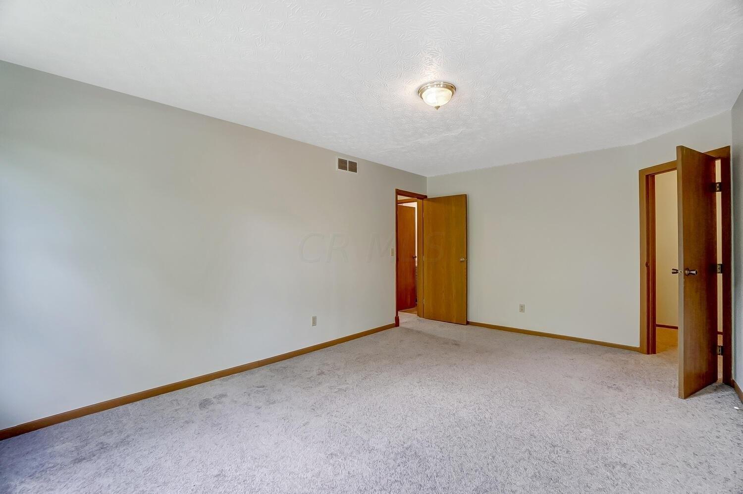 Bowdoin Cir, Columbus, OH 43204