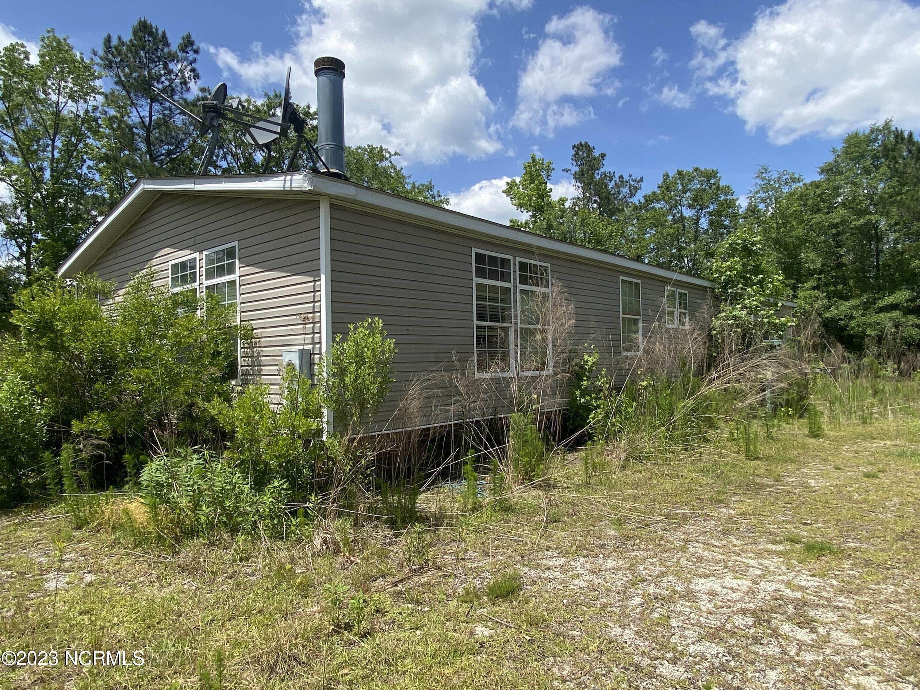 Whitestocking Rd, Burgaw, NC 28425