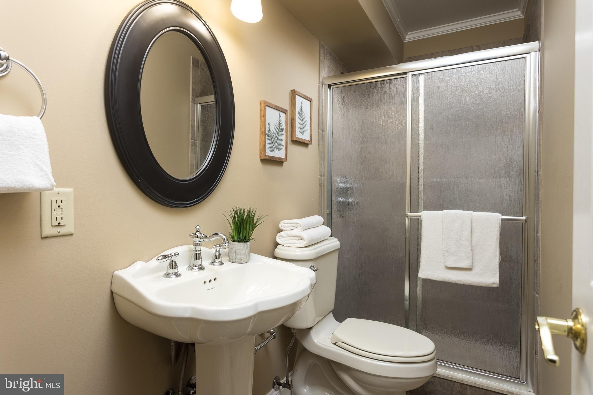 Pinetree Ct, Towson, MD 21286