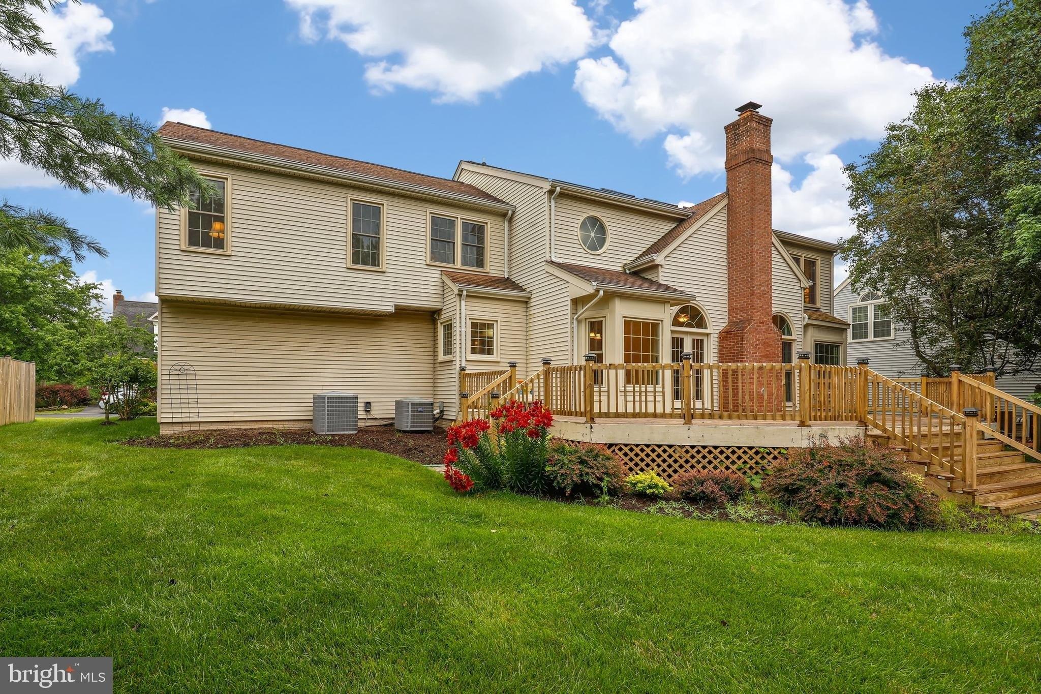 Paddock Gate Ct, Herndon, VA 20171