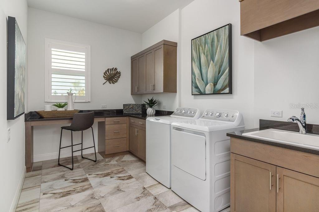Crosswind Ave, Sarasota, FL 34240