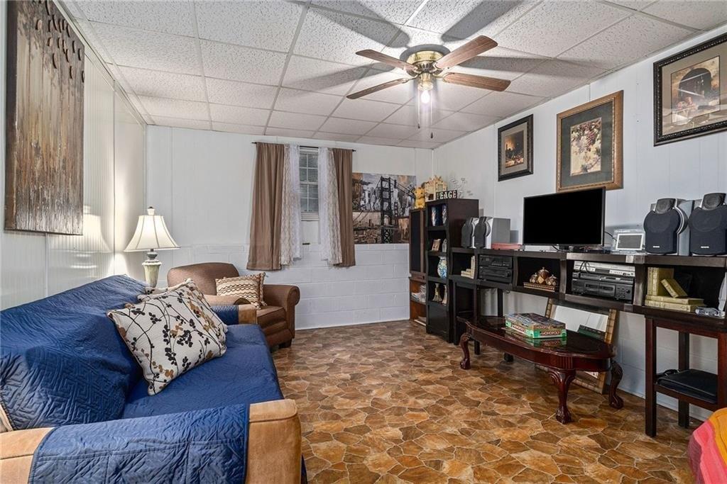 Wood Cir, Villa Rica, GA 30180