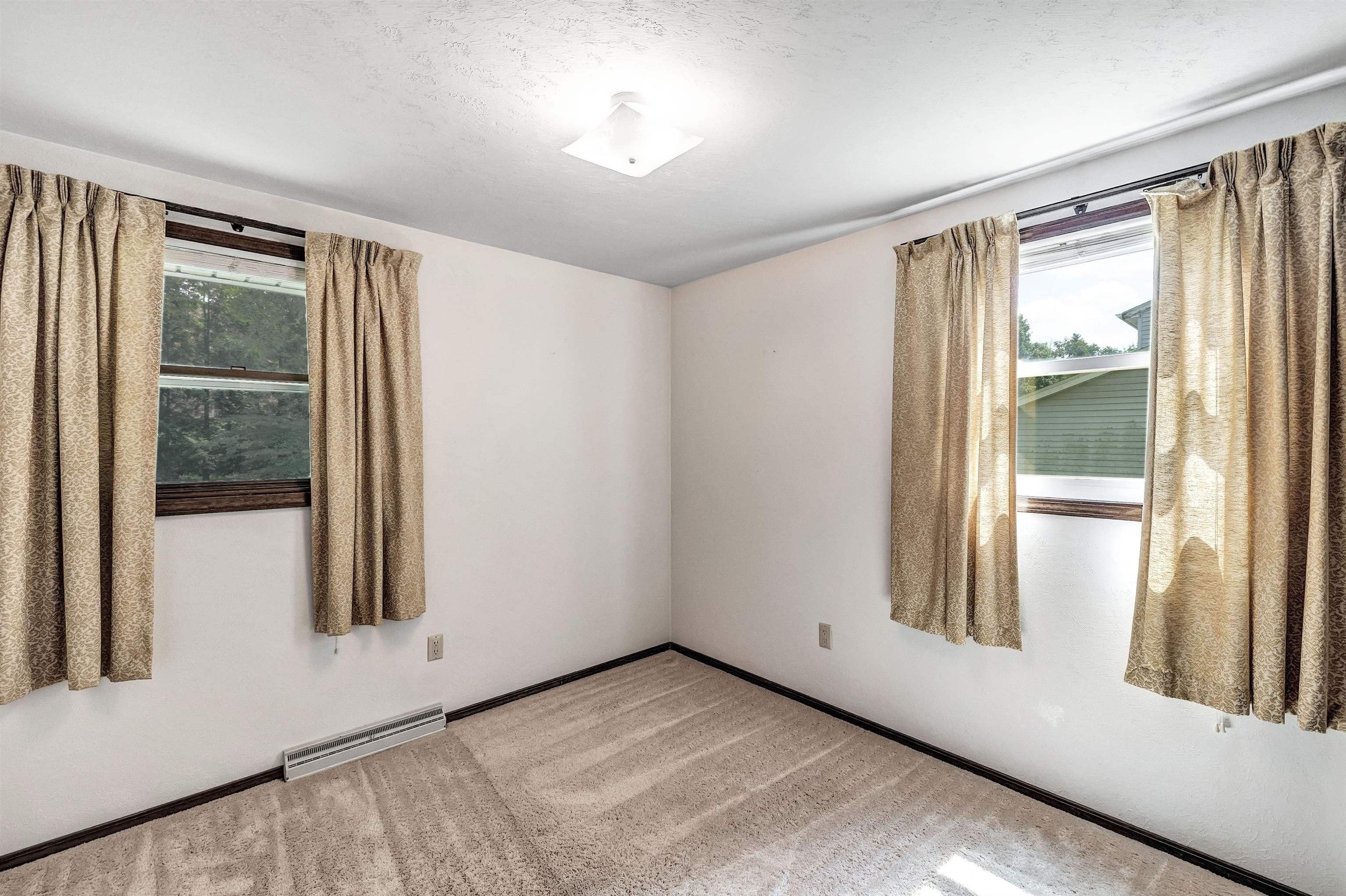 Menlo Park Rd, Green Bay, WI 54302