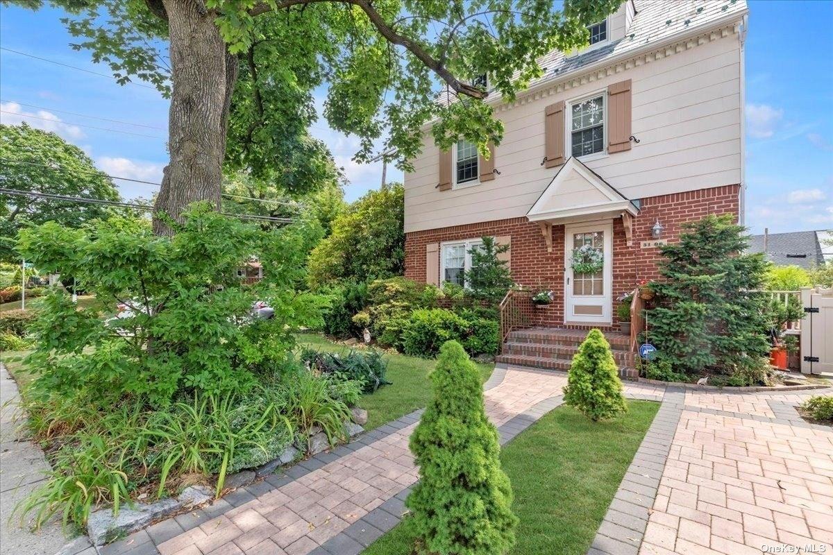 216th St, Bayside Hills, NY 11364