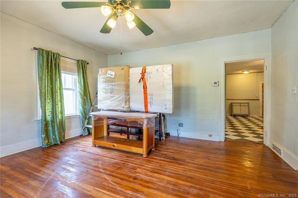 Ingraham Pl, Bristol, CT 06010