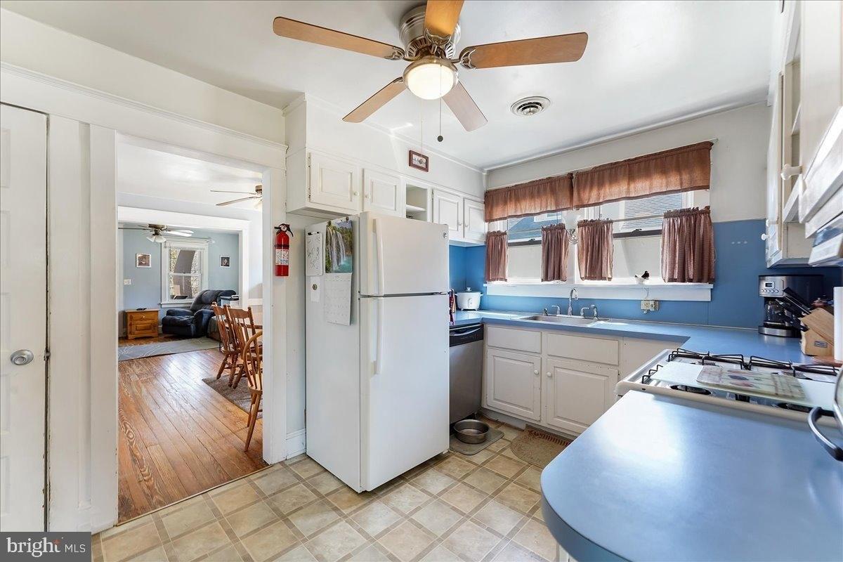 Prospect Ave, West Grove, PA 19390